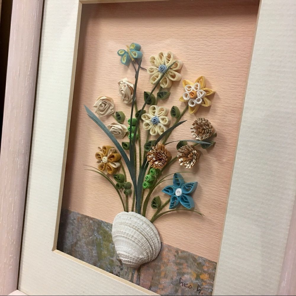 Quill Art Set Artist Signed Floral Shell Motif in Shadow Box - Picture 7 of 16